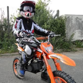 Initiation des enfants au moto cross : 5 clés pour débuter en toute sécurité