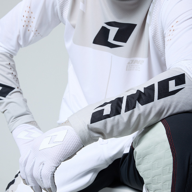 malliot one industries whit out blanc enduro