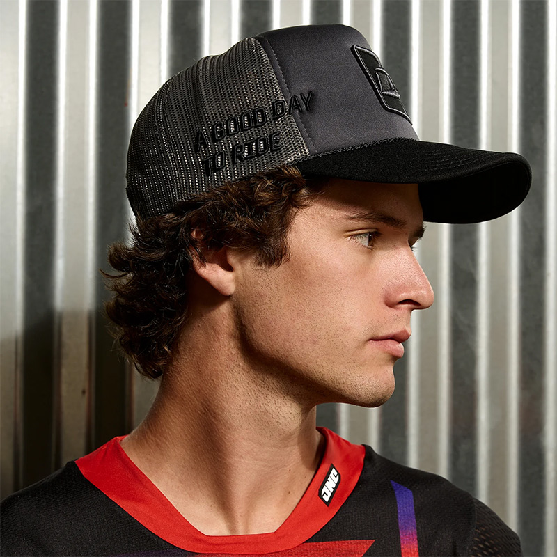 one industries sportswear 2026 casquette cube moto