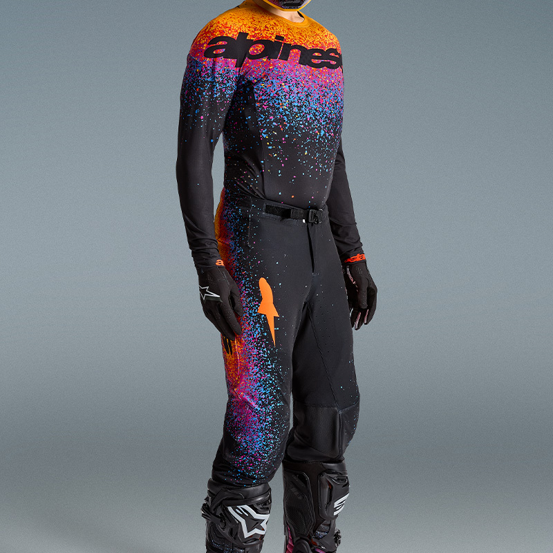 tenue alpinestars edition limite black hole moto